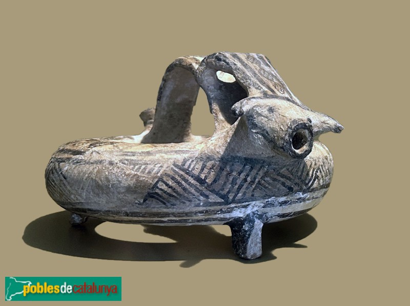 Museu del Càntir - Càntir anular. Edat del bronze (Xipre) (Foto: Albert Esteves, 2025) Museu del Càntir - Càntir anular. Edat del bronze (Xipre)