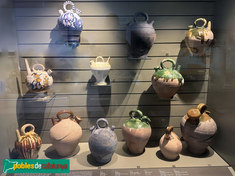 Museu del Càntir - Càntirs del segle XVIII-XIX (Foto: Albert Esteves, 2025) Museu del Càntir - Càntirs del segle XVIII-XIX