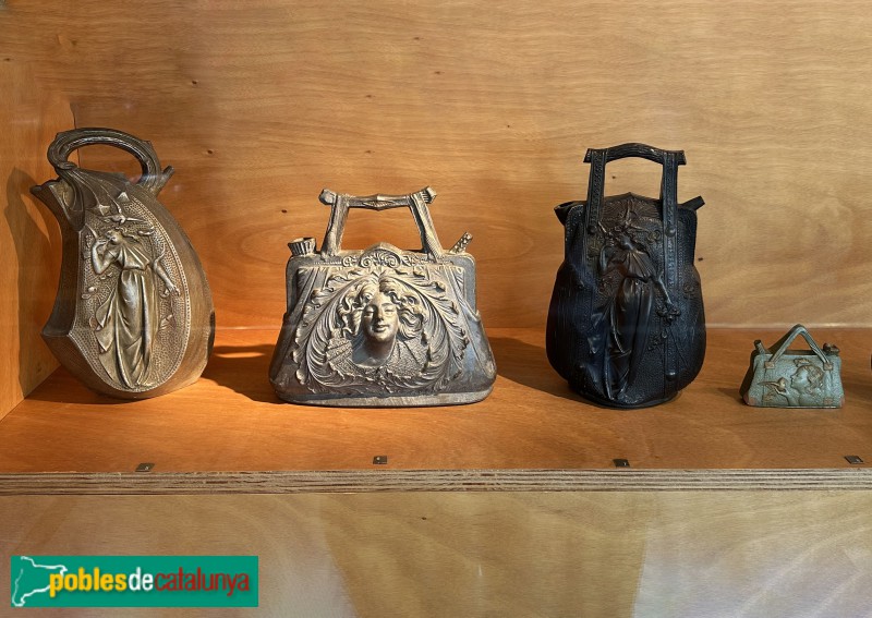 Museu del Càntir - Càntirs modernistes (inicis segle XX) (Foto: Albert Esteves, 2025) Museu del Càntir - Càntirs modernistes (inicis segle XX)