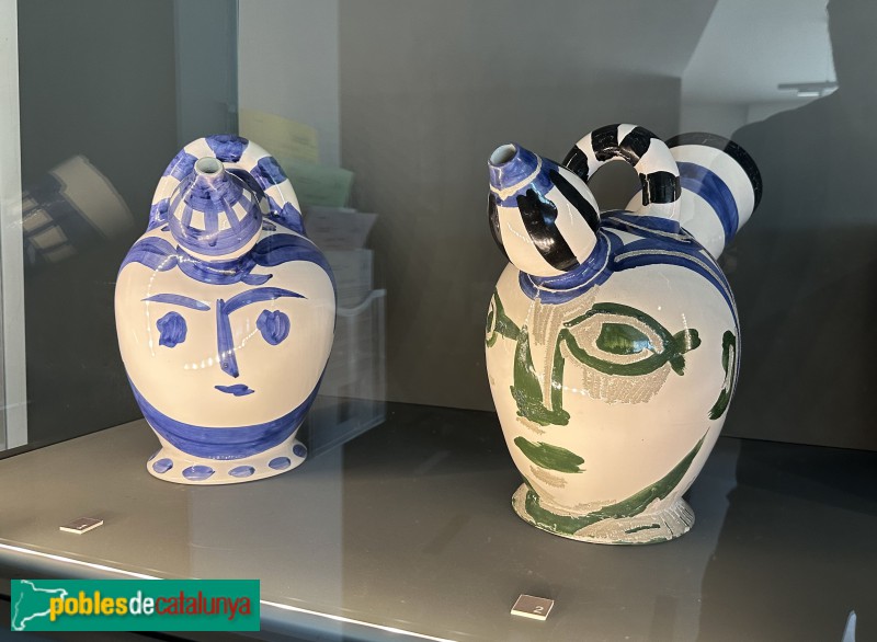 Museu del Càntir - Càntirs pintats per Pablo Picasso (1946-1952) (Foto: Albert Esteves, 2025) Museu del Càntir - Càntirs pintats per Pablo Picasso (1946-1952)