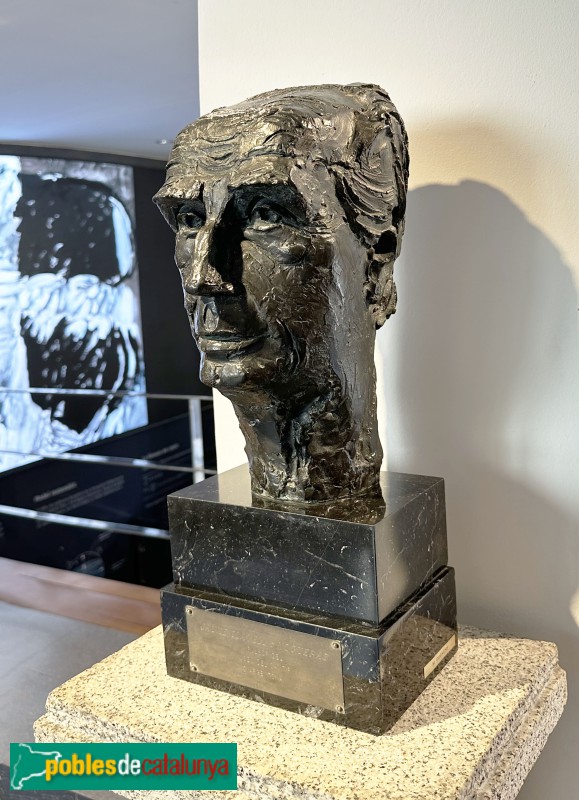 Museu del Càntir - Bust de Jaume Clavell, obra de Manuel Cusachs (Foto: Albert Esteves, 2025) Museu del Càntir - Bust de Jaume Clavell, obra de Manuel Cusachs
