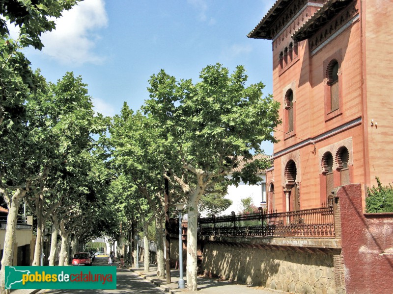 Argentona - Passeig Baró de Viver (Foto: Albert Esteves, 2007) Argentona - Passeig Baró de Viver