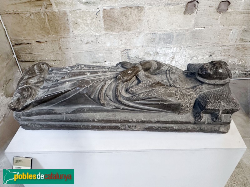 Lleida - Sepulcre d'una famella de la família Montcada