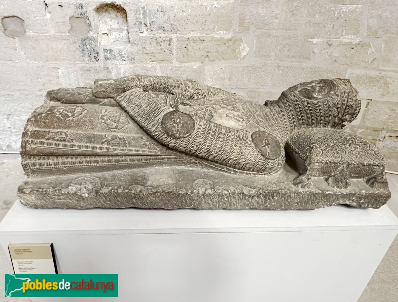 Lleida - Sepulcre d'un membre masculí de la família Montcada