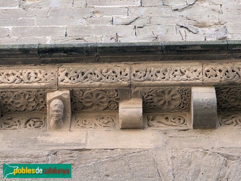 Lleida - Porta de Sant Berenguer. Detall de la cornisa