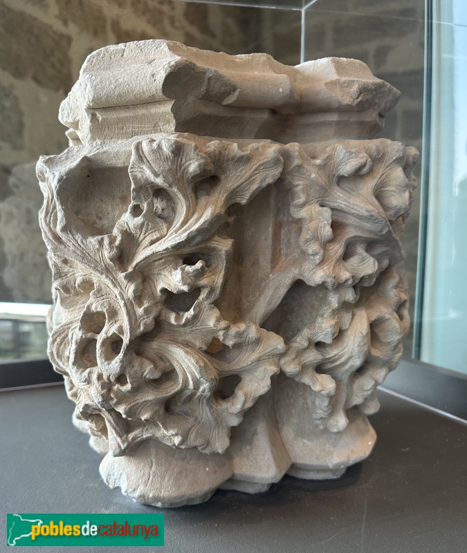 Lleida - Seu Vella. Capitell de l'antic balcó de la Canonja (segle XV)