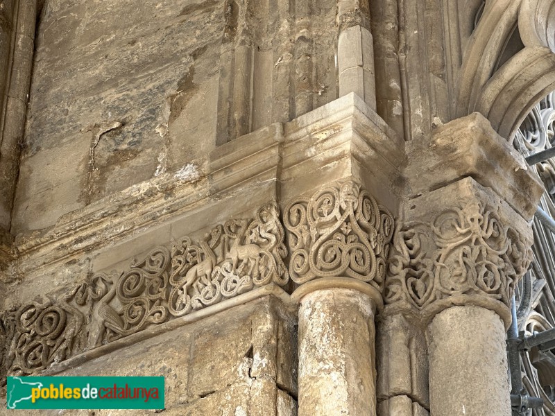 Lleida - Seu Vella. Capitells del claustre (Foto: Albert Esteves, 2025) Lleida - Seu Vella. Capitells del claustre