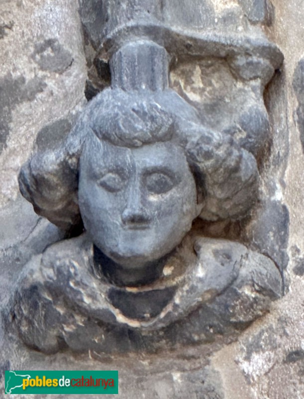 Lleida - Església de Sant Llorenç. Porta principal. Detall (Foto: Albert Esteves, 2025) Lleida - Església de Sant Llorenç. Porta principal. Detall