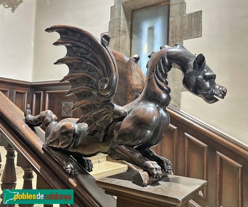 Lleida - La Paeria, Detall de la barana