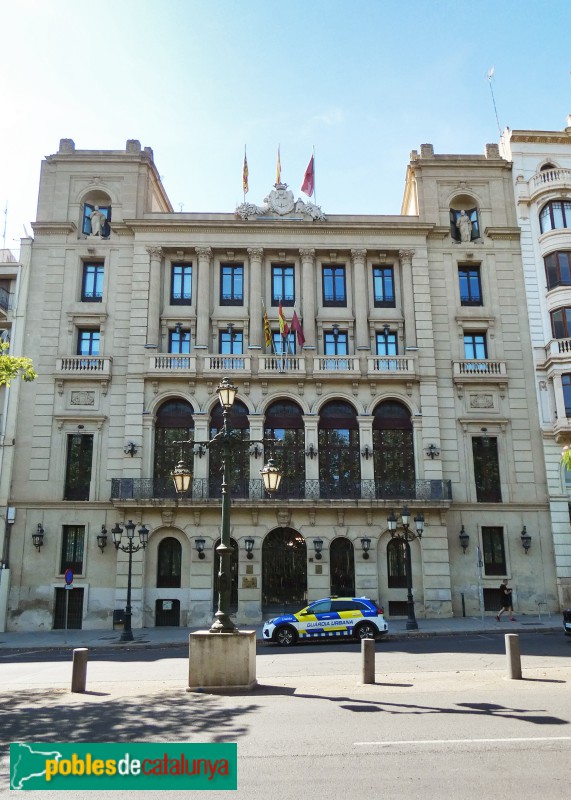 Lleida - La Paeria. Façana del Segre