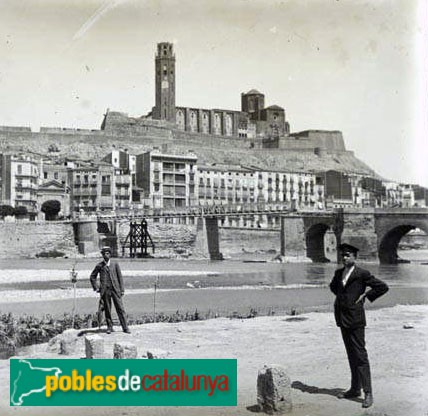 Lleida - Pont Vell (Foto: <i>Manuel Pinilla -Arxiu Fotogràfic Centre Excursionista de Catalunya-</i>, 1908-10) Lleida - Pont Vell