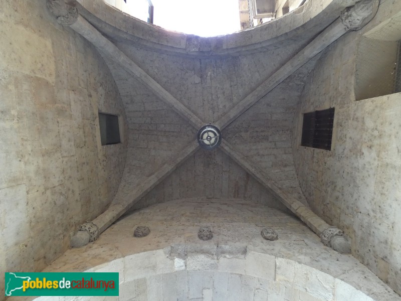 Lleida - Portal de Pont (Foto: Albert Esteves, 2025) Lleida - Portal de Pont