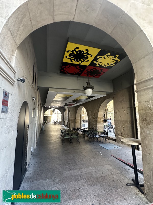 Lleida - Porxos de la plaça de la Paeria (Foto: Albert Esteves, 2025) Lleida - Porxos de la plaça de la Paeria