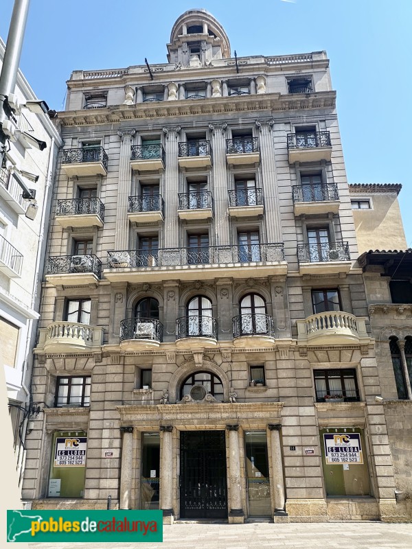 Lleida - Antiga Banca Llorens. Façana Paeria (Foto: Albert Esteves, 2025) Lleida - Antiga Banca Llorens. Façana Paeria