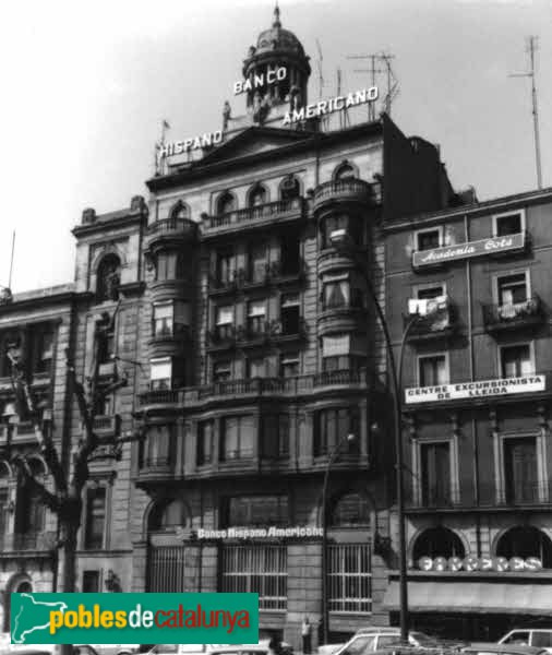 Lleida - Antiga Banca Llorens. Façana Av. Blondel (Foto: <i>J.A.Corbella - J.Salvadó -invarquit.gencat.cat-</i>, 1983) Lleida - Antiga Banca Llorens. Façana Av. Blondel