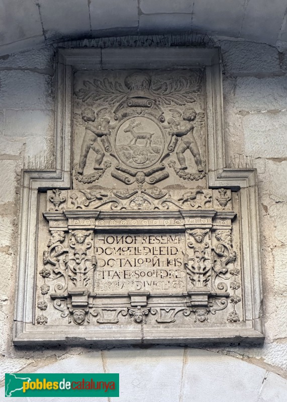 Lleida - Hospital de Santa Maria. Làpida d'Onofre Cerveró (1602)