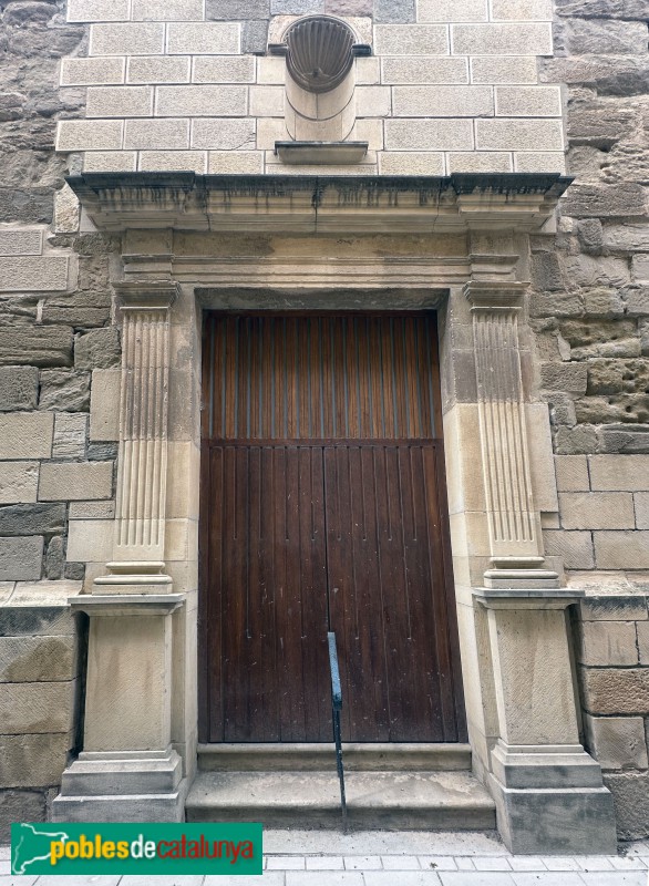 Linyola - Església de Santa Maria. Porta lateral