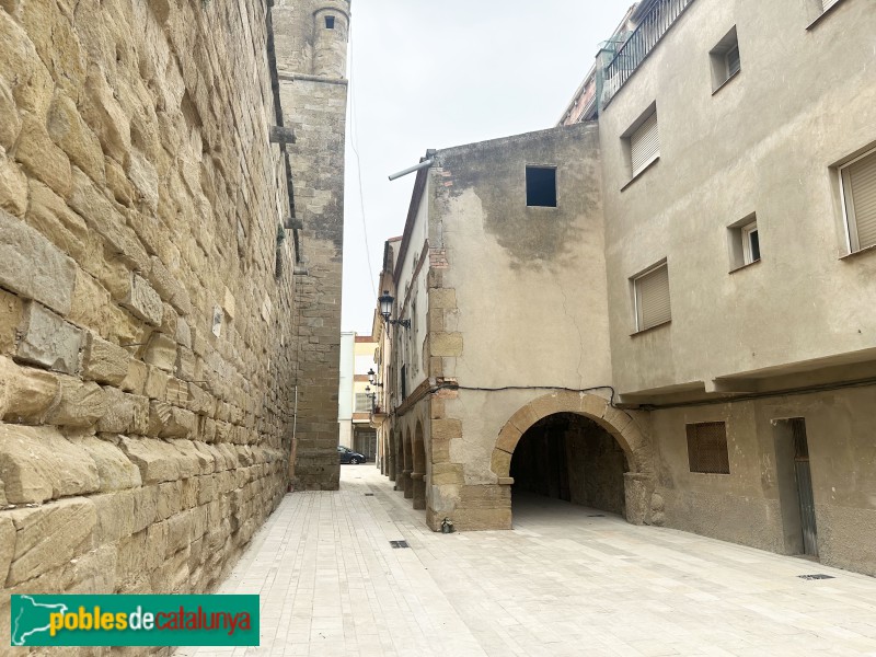 Linyola - Porxos de la plaça de l'Església