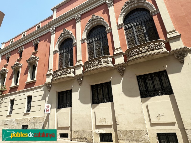 Lleida - Palau de la Diputació. Façana carrer Audiència