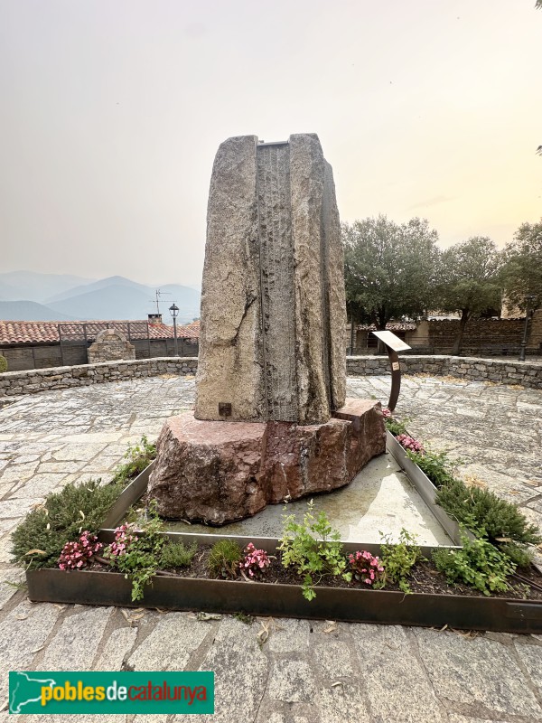 Prullans - Monument <i>Els Quatre Recs</i>