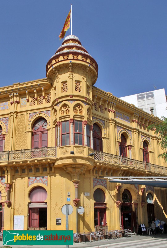 Sant Feliu de Guíxols - Casino La Constància (Foto: Albert Esteves, 2012) Sant Feliu de Guíxols - Casino La Constància