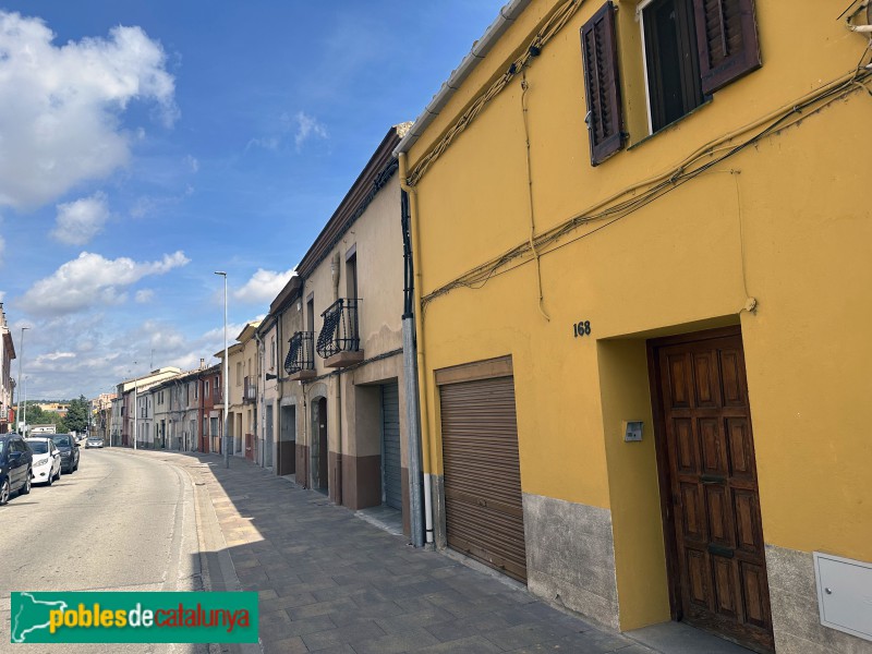 Sarrià de Ter - Carrer Major (Foto: Albert Esteves, 2025) Sarrià de Ter - Carrer Major