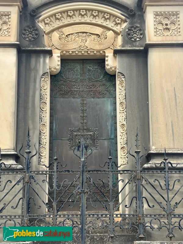 Sant Feliu de Guíxols - Panteó del Marquès de Robert