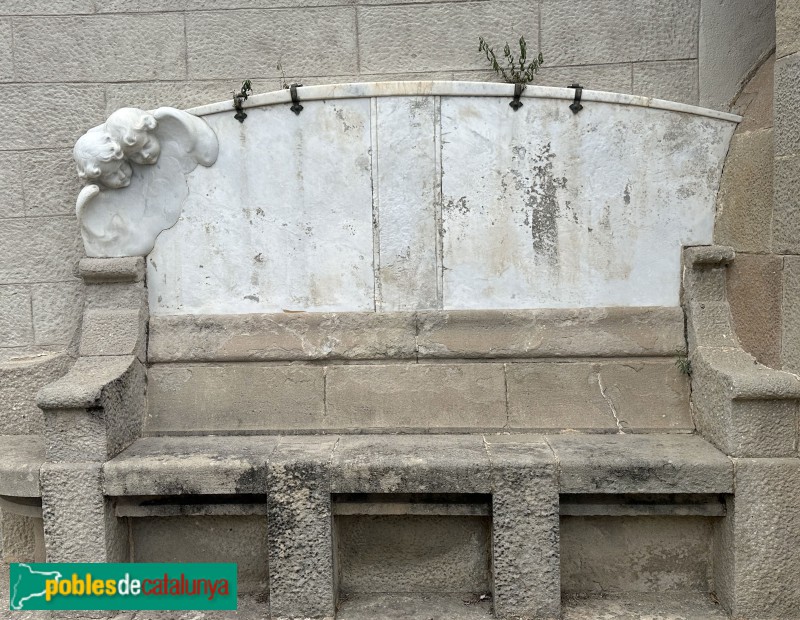 Lloret de Mar - Cementiri. Panteó Esqueu-Vilallonga (Foto: Albert Esteves, 2025) Lloret de Mar - Cementiri. Panteó Esqueu-Vilallonga