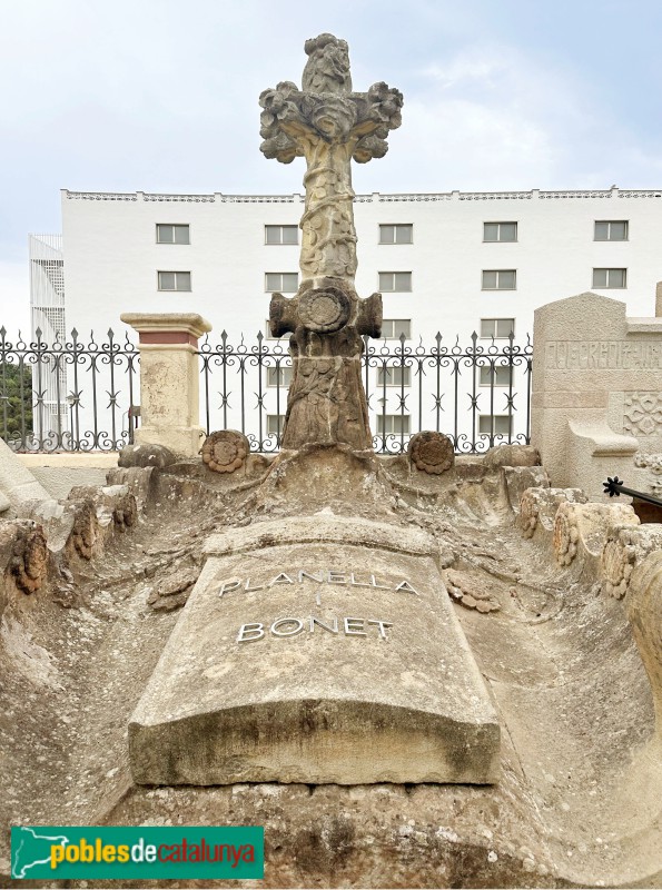 Lloret de Mar - Cementiri. Sepulcre Conill i Surís (Bonaventura Conill, c.1911)