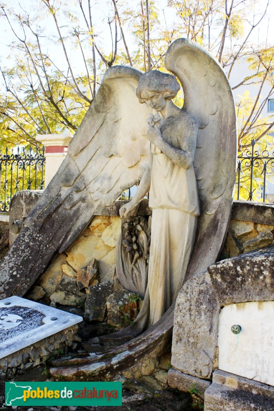 Lloret de Mar - Cementiri de Lloret. Sepulcre Fàbregas i Mataró