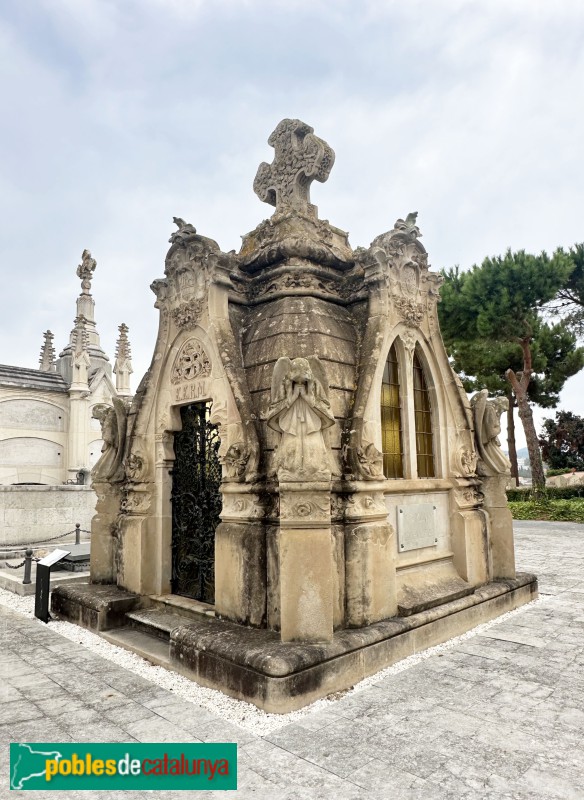 Lloret de Mar - Cementiri. Panteó Cabañas (Foto: Albert Esteves, 2025) Lloret de Mar - Cementiri. Panteó Cabañas