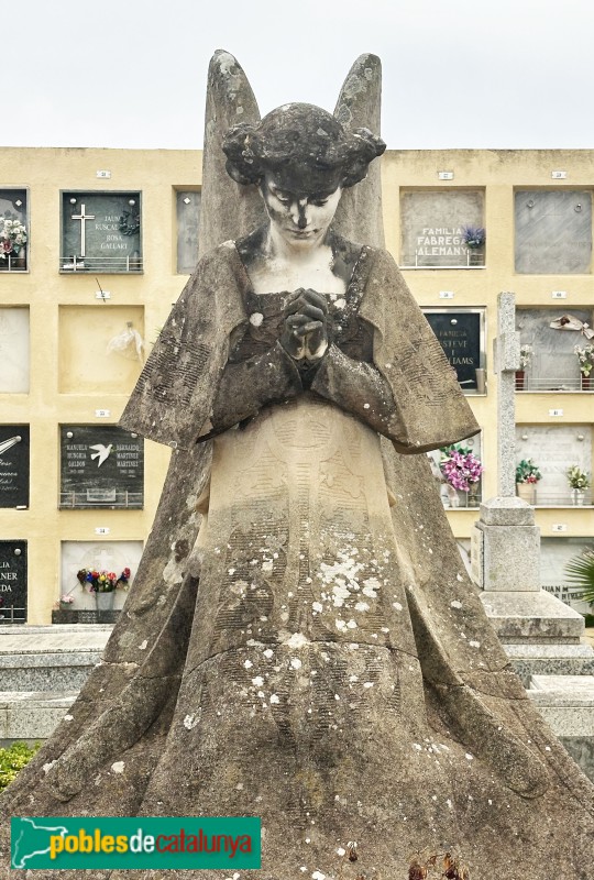 Lloret de Mar - Cementiri. Sepulcre Durall Carreras (Bonaventura Conill, 1903)