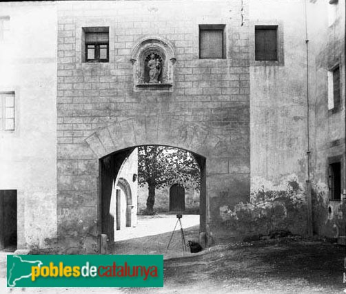 Monestir de Poblet - Porta de l'Abat Lerín