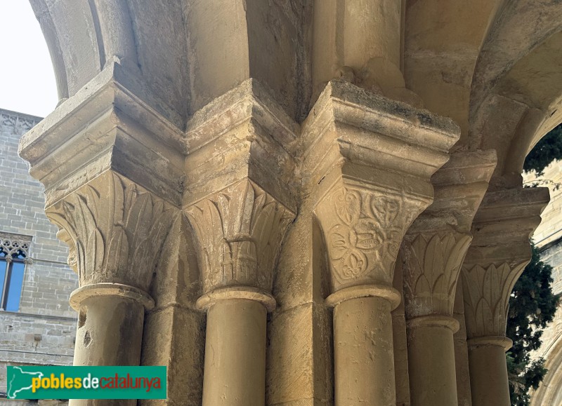 Monestir de Poblet - Capitells del brollador