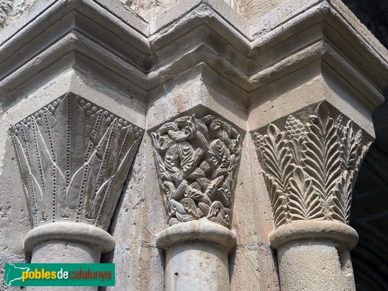 Monestir de Poblet - Capitells del claustre
