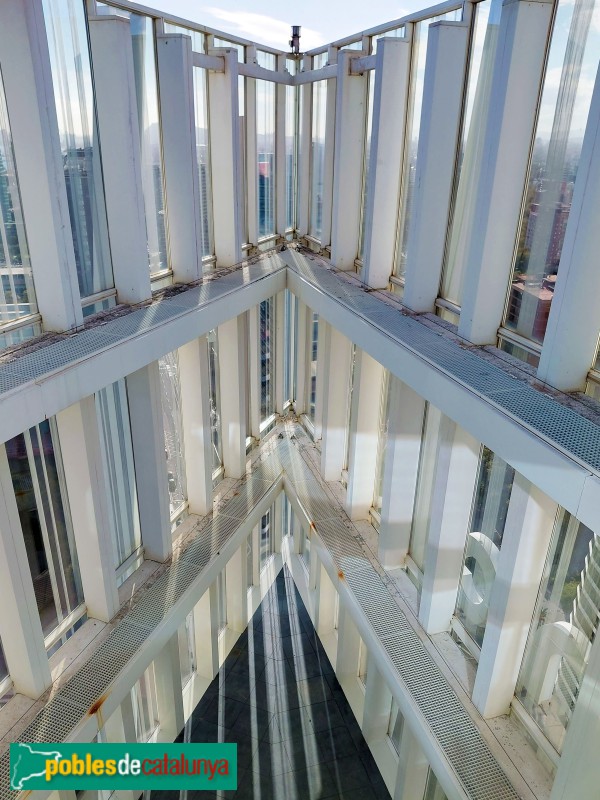 Barcelona - Edifici Diagonal 0-0 (Torre Telefònica) (Foto: Sergi Suárez, 2025) Barcelona - Edifici Diagonal 0-0 (Torre Telefònica)