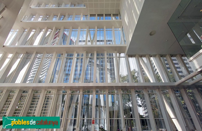 Barcelona - Edifici Diagonal 0-0 (Torre Telefònica) (Foto: Sergi Suárez, 2025) Barcelona - Edifici Diagonal 0-0 (Torre Telefònica)