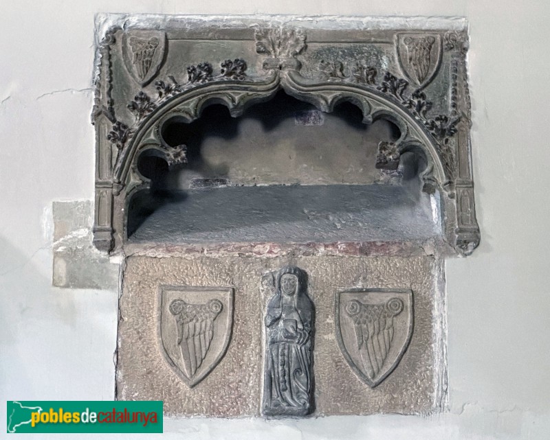 Montblanc - Santuari de la M.D. de la Serra. Ossari de l'abadessa Blanca Alenyà (1396)