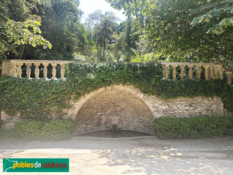 Barcelona - Jardins de Laribal. Font del sàtir