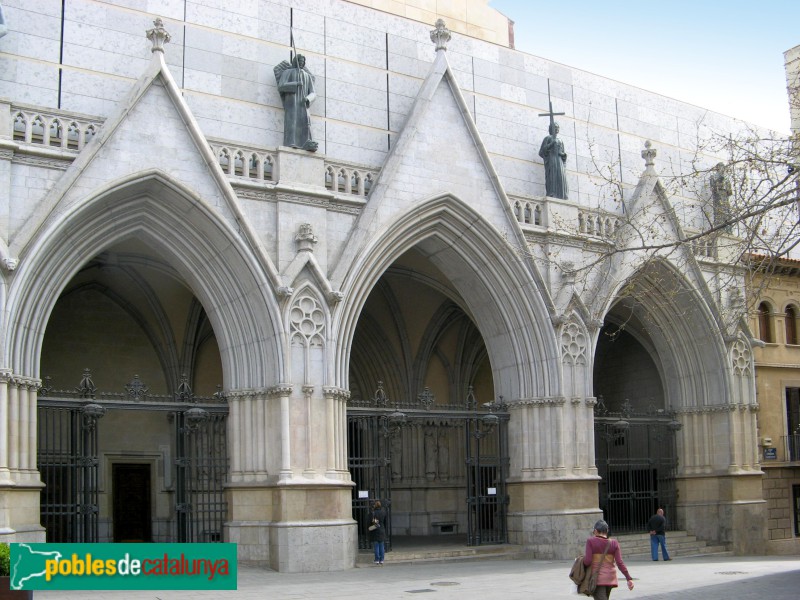 Terrassa - Basílica del Sant Esperit. Portada