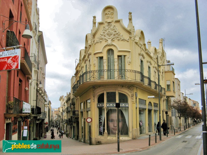 Terrassa - Cal Sastre d'Olesa (Foto: Albert Esteves, 2010) Terrassa - Cal Sastre d'Olesa