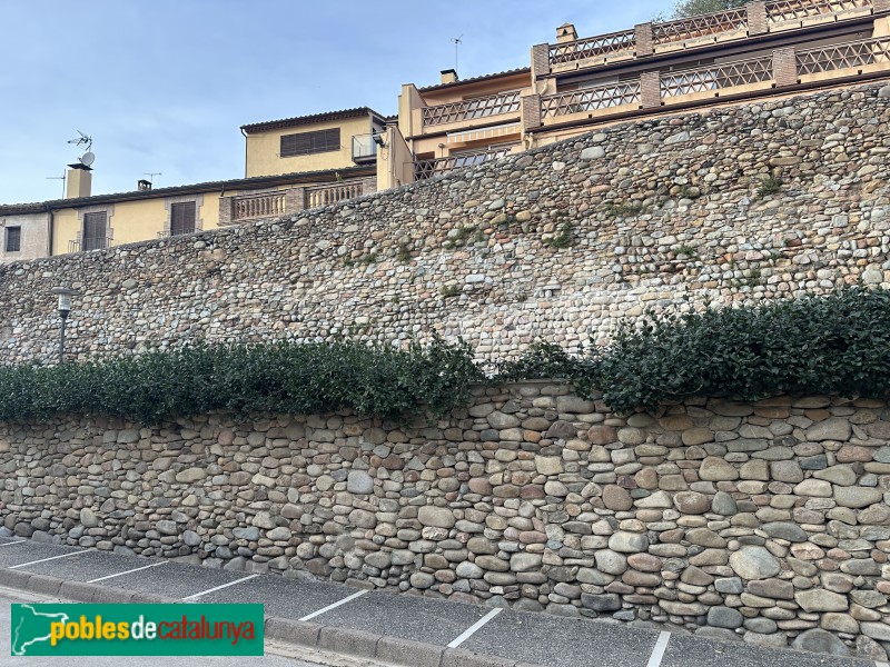 Cervià de Ter - Muralla