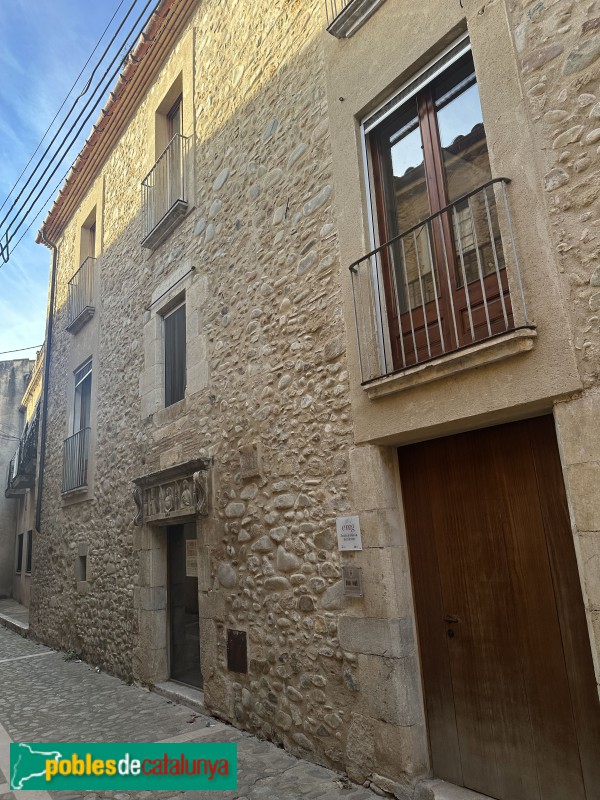 Cervià de Ter - Antic hospital (Foto: Albert Esteves, 2025) Cervià de Ter - Antic hospital