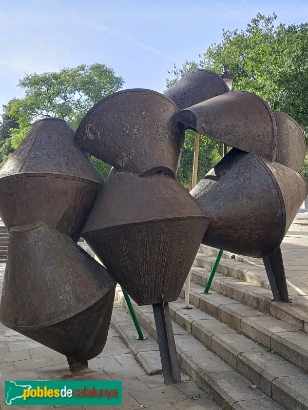 Barcelona - Escultura <i>Llar per a la tortuga dels vuit anells</i>