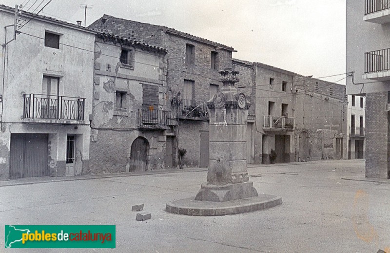 Albatàrrec - Font de Sant Salvador (Foto: J.A.Corbella, J. Salvadó -invarquit.cultura.gencat.cat-, 1983) Albatàrrec - Font de Sant Salvador