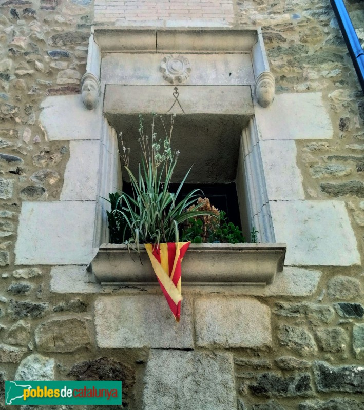 Celrà - Finestra al carrer de Santa Cristina