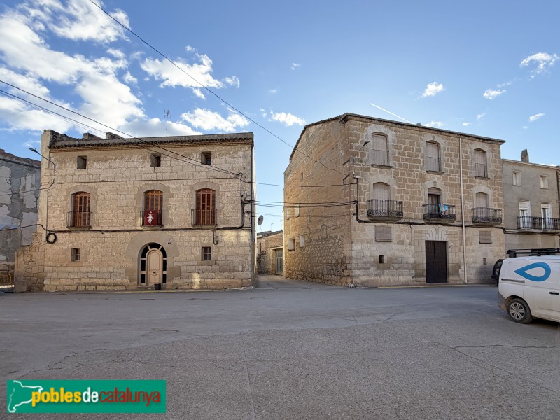 Llardecans - Ca l'Apotecari i Ca la Bernarda