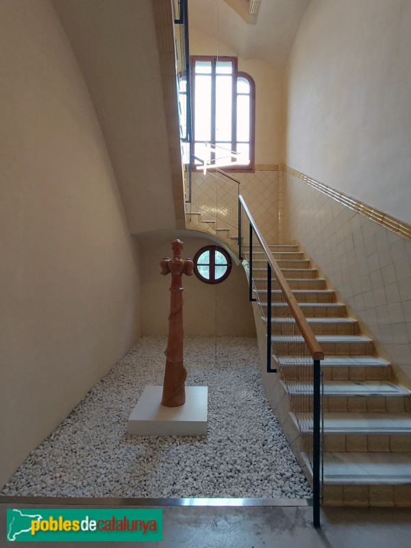 Barcelona - Hospital de la Santa Creu i Sant Pau. Pavelló de Sant Salvador. Escala interior