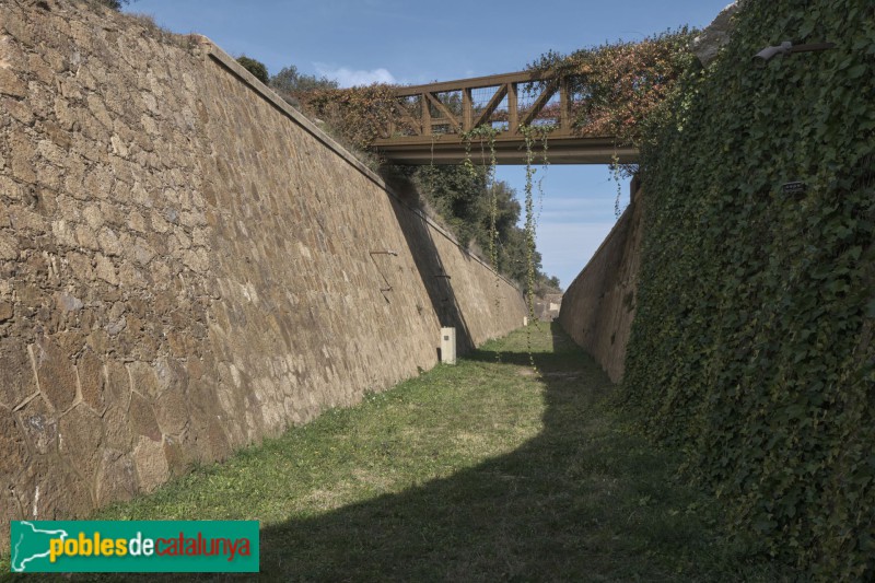 Castell de Sant Julià de Ramis (Foto: <i>Raül Costal -invarquit.cultura.gencat.cat-</i>, 2023) Castell de Sant Julià de Ramis