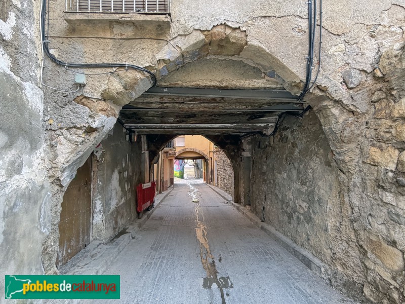 Aitona - Porxos del carrer del Forn (Foto: Albert Esteves, 2026) Aitona - Porxos del carrer del Forn